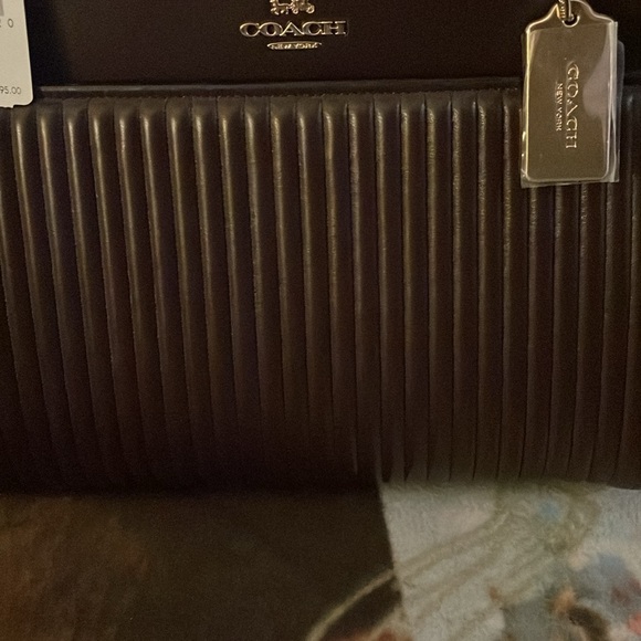 $25 ENTRY Nov GIVEAWAY Coach leather quilted oxblood  crossbody Entry only - Picture 4 of 16